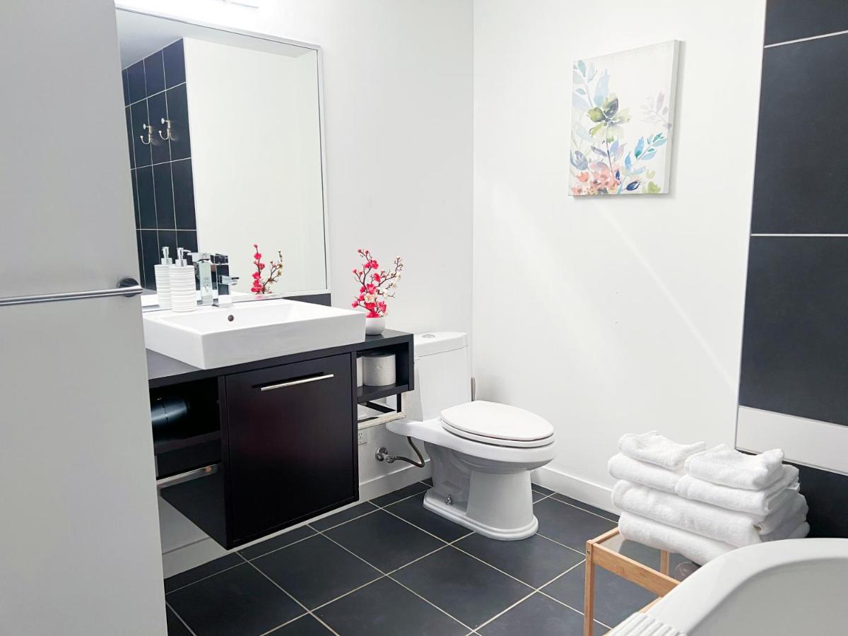 Downtown 4Bd 2Ba View Skytrain 2 Free Parking Apartment Vancouver Exterior photo