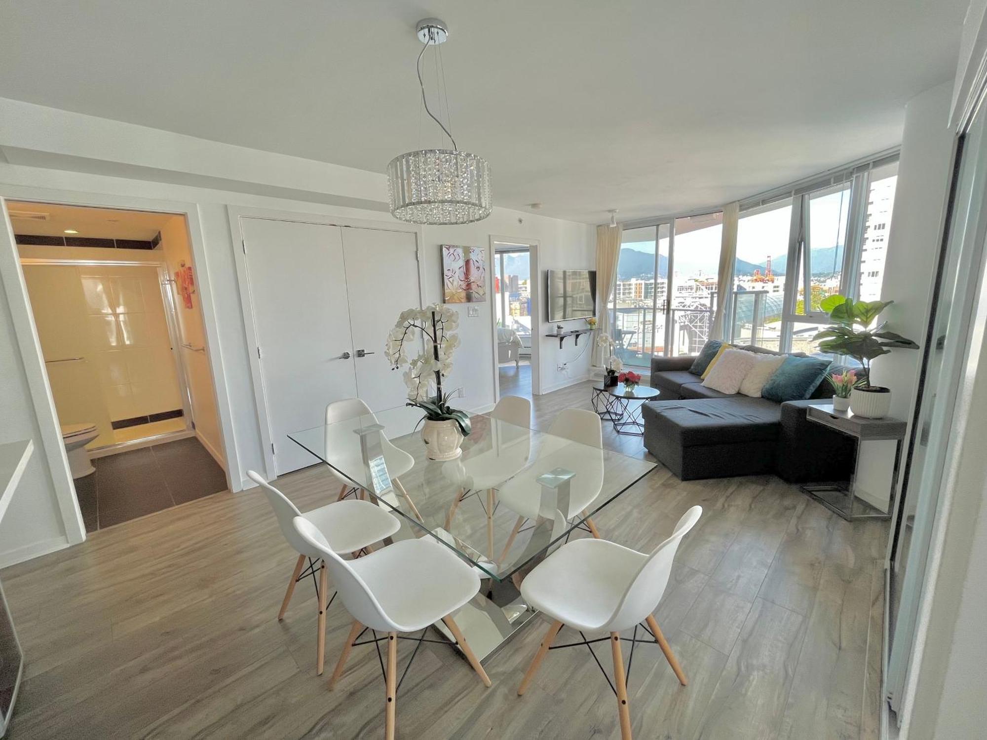 Downtown 4Bd 2Ba View Skytrain 2 Free Parking Apartment Vancouver Exterior photo